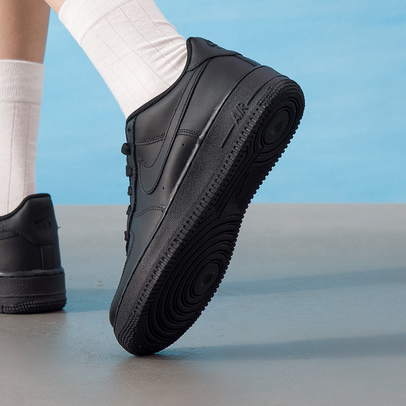 Nike (Nike) Chaussures pour fe - Nike Shoes Air Force 1 avis et prix